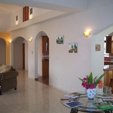Villa San Juan Белмопан Екстериор снимка