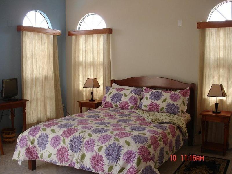 Villa San Juan Белмопан Стая снимка