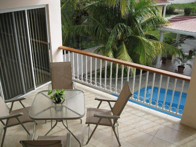 Villa San Juan Белмопан Екстериор снимка
