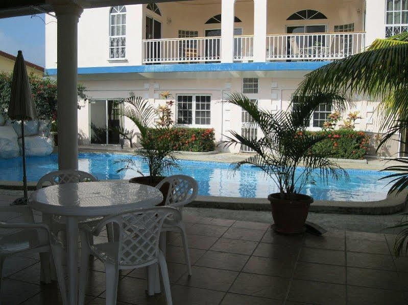 Villa San Juan Белмопан Екстериор снимка
