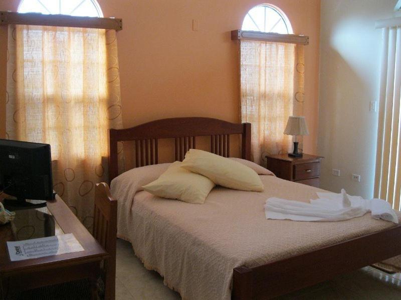 Villa San Juan Белмопан Стая снимка
